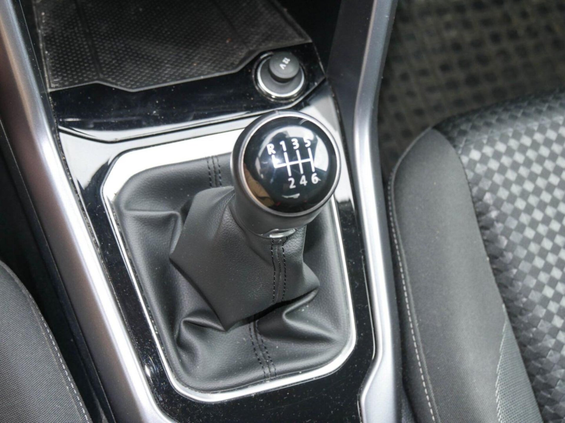 Volkswagen T-Roc Active