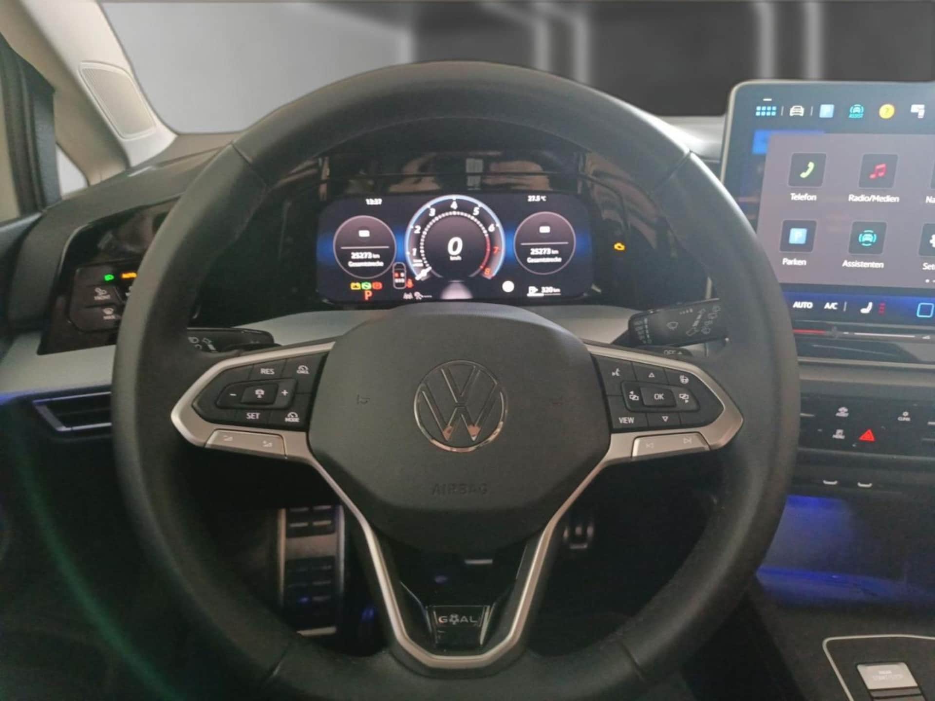Volkswagen Golf Life