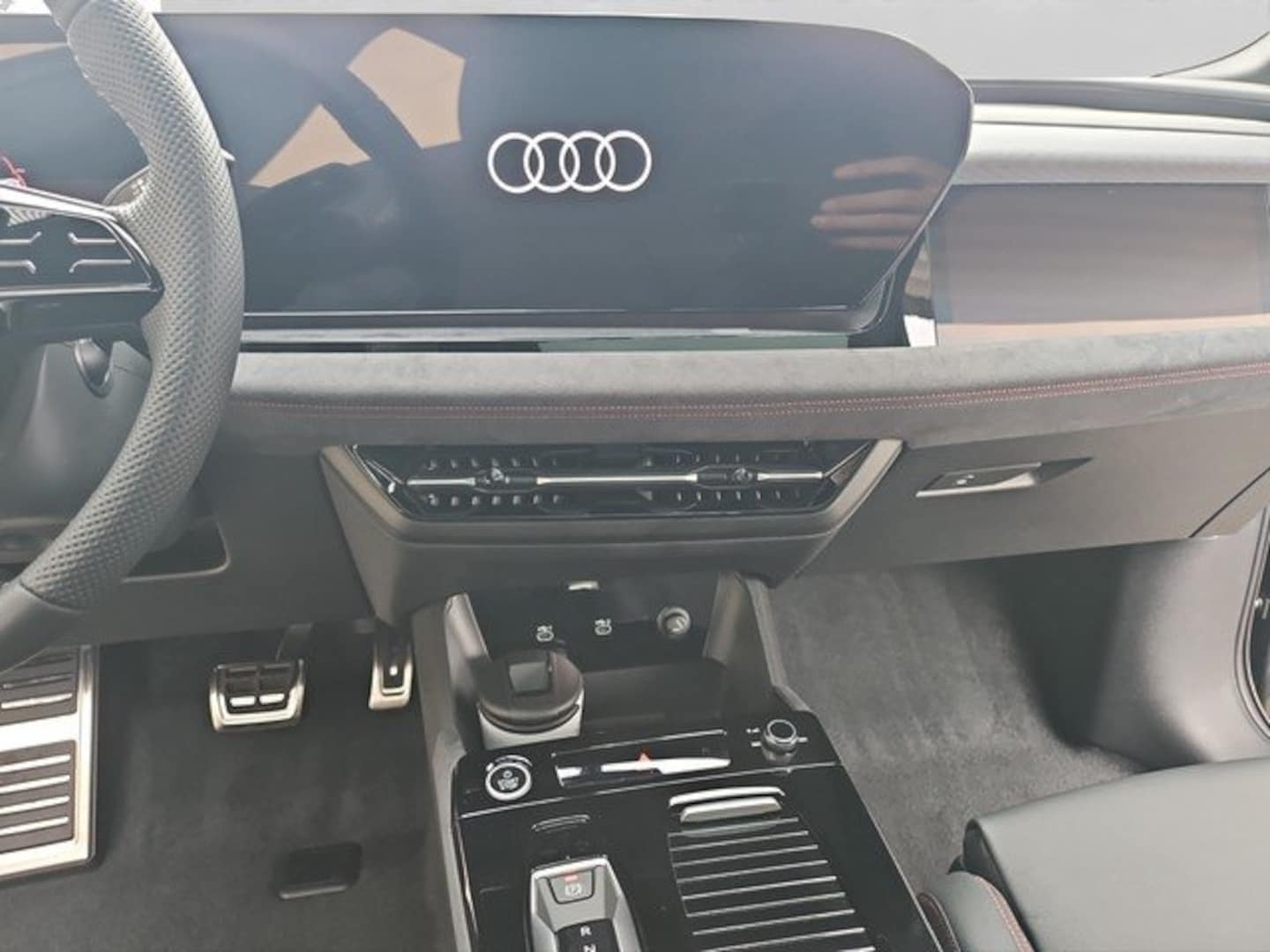 Bild über Audi Q6 Sportback e-tron e-tron quattro - für weitere Informationen kontaktieren Sie den Audi Partner