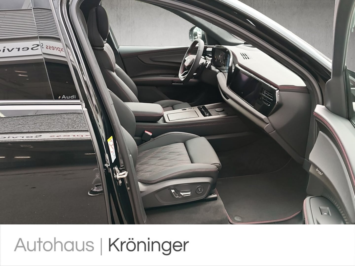 Bild über Audi Q7 SUV TDI quattro 220 kW tiptronic - für weitere Informationen kontaktieren Sie den Audi Partner