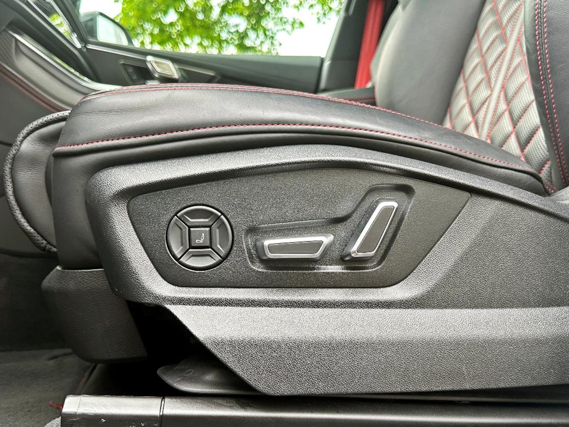 Audi SQ8 SUV
