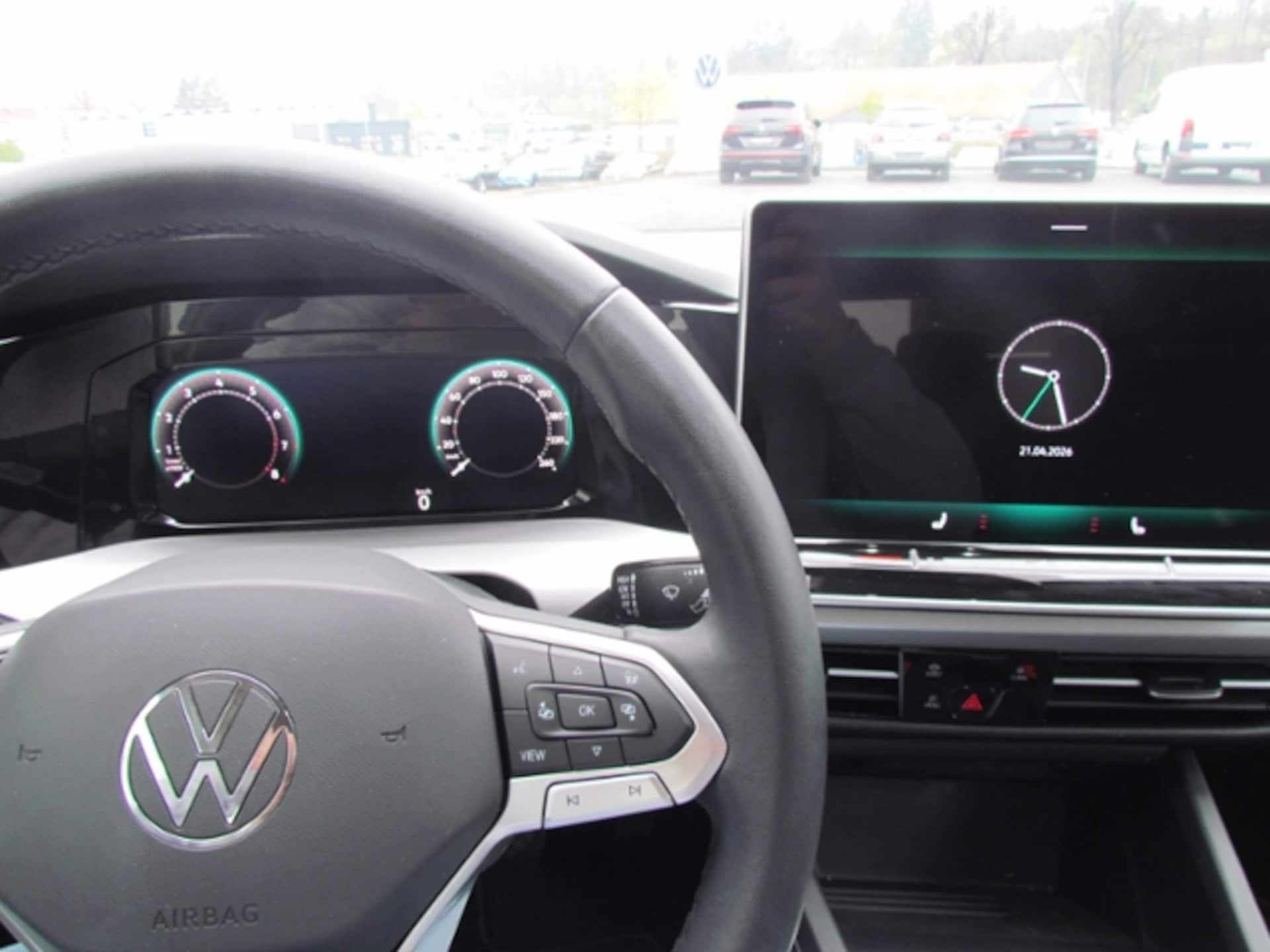 Volkswagen Golf Variant Life