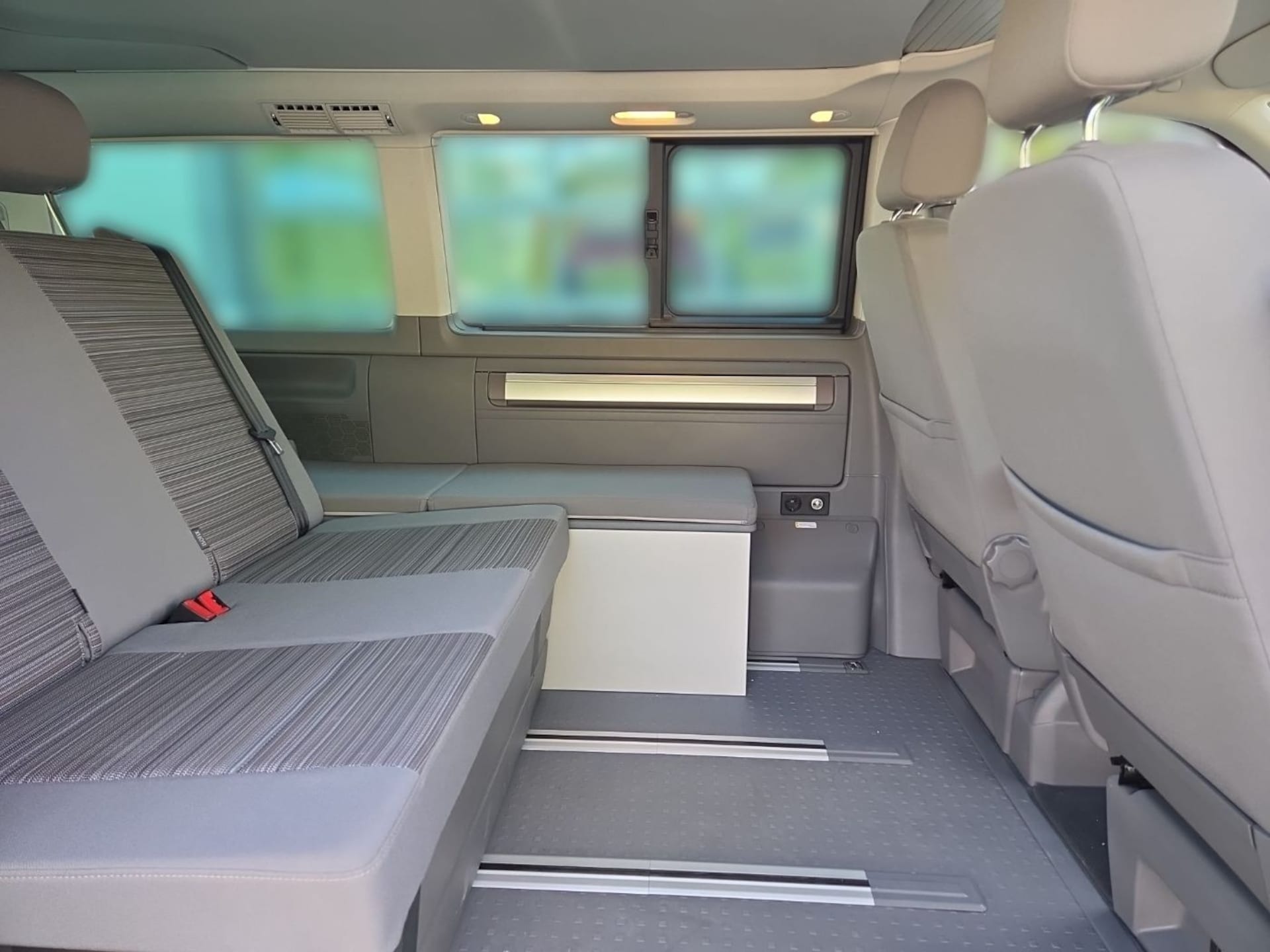 Volkswagen T6.1 California Beach