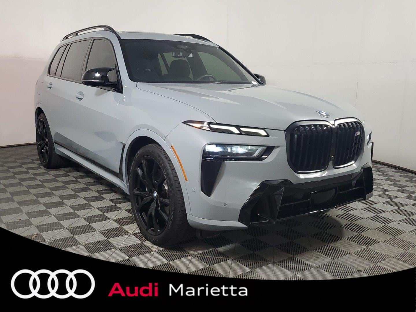 2023 BMW X7