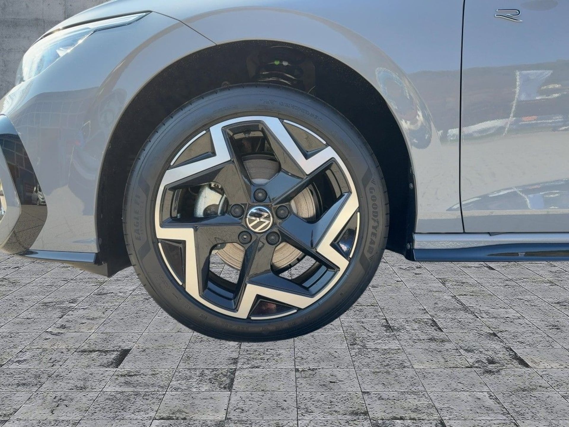Volkswagen Golf R-Line