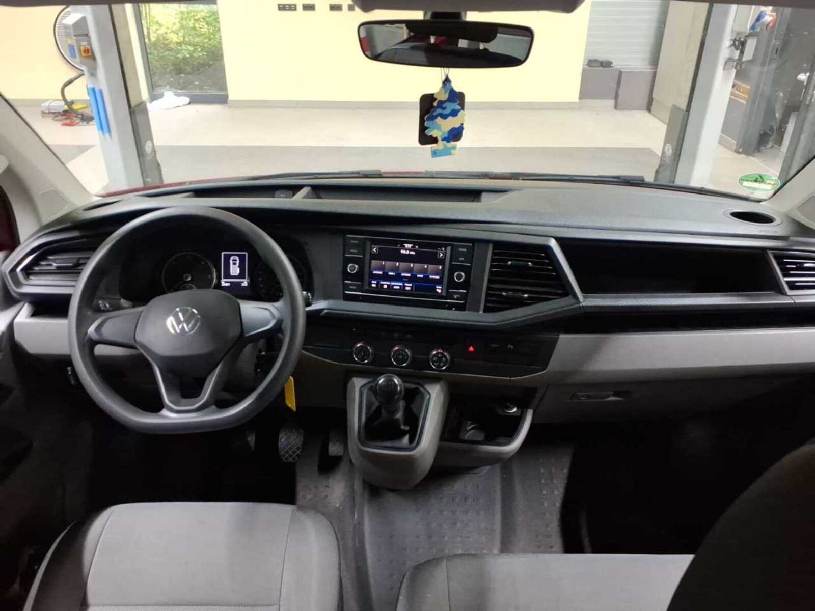 Volkswagen T6.1 Transporter Kombi kurzer Radstand – Bild 6