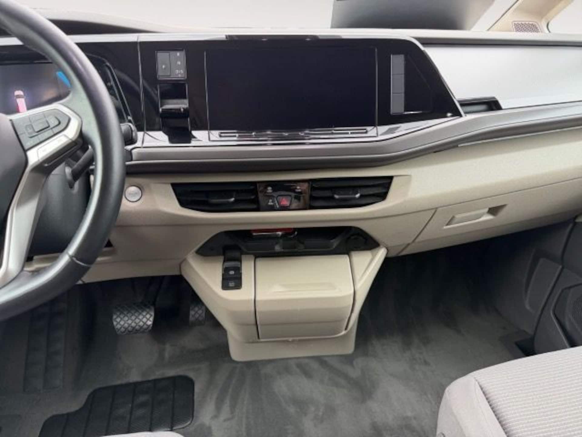 Volkswagen Multivan Basis-Modell