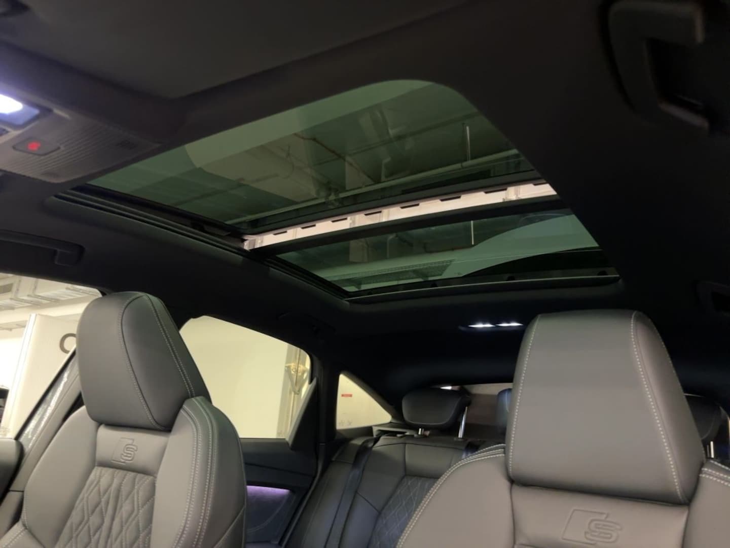 Bild über Audi Q4 Sportback e-tron e-tron quattro 220 kW - für weitere Informationen kontaktieren Sie den Audi Partner