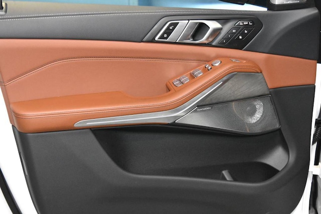 2025 BMW X7