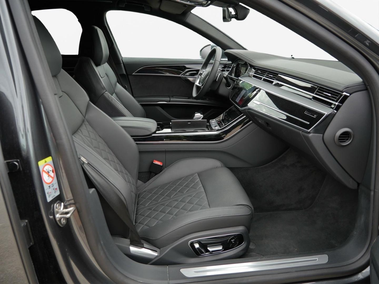 Bild über Audi A8 TFSI e 60 TFSI e quattro tiptronic - für weitere Informationen kontaktieren Sie den Audi Partner