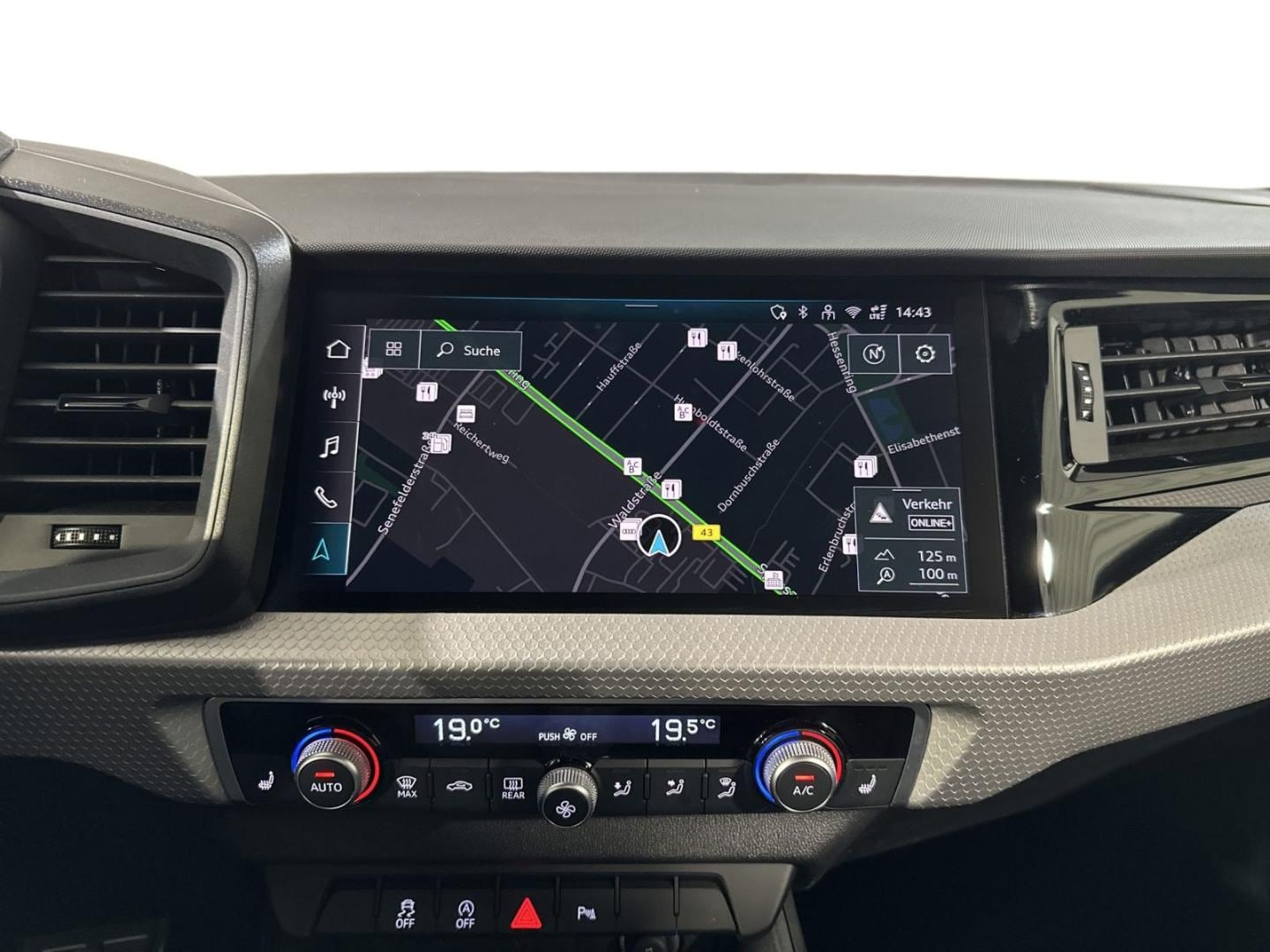 Bild über Audi A1 Sportback S line 30 TFSI S tronic - für weitere Informationen kontaktieren Sie den Audi Partner