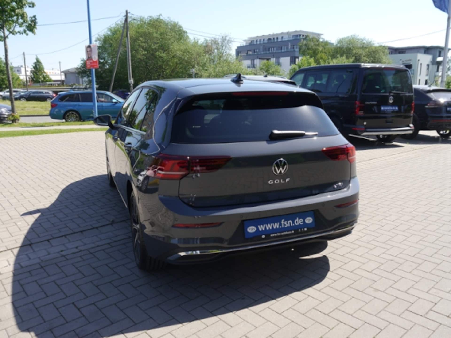 Volkswagen Golf Style