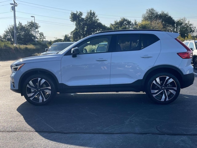 2026 Volvo XC40