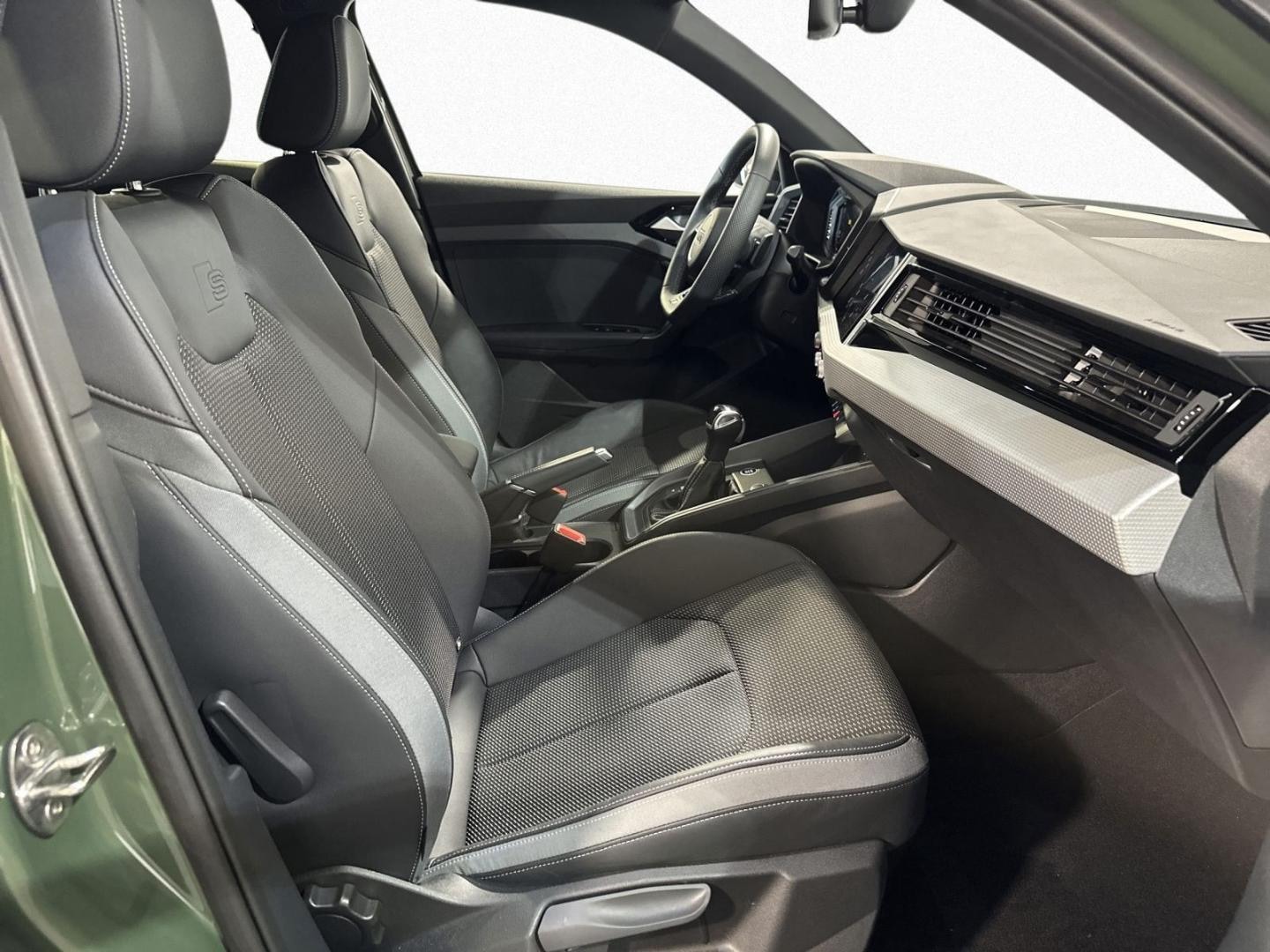 Bild über Audi A1 Sportback S line 30 TFSI S tronic - für weitere Informationen kontaktieren Sie den Audi Partner