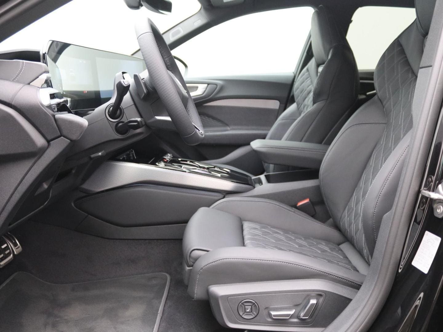 Bild über Audi A5 Avant e-hybrid e-hybrid quattro 270 kW S tronic - für weitere Informationen kontaktieren Sie den Audi Partner