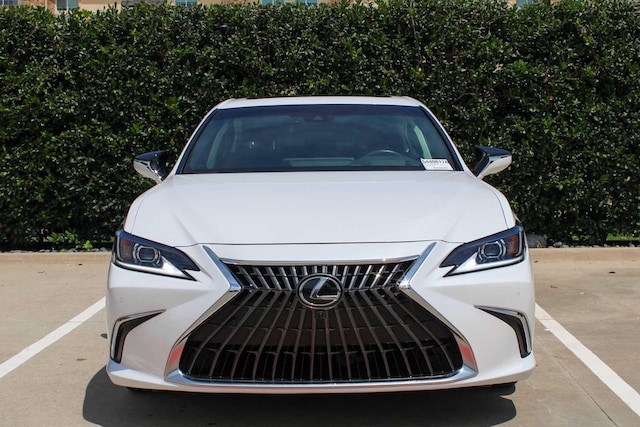2024 Lexus ES 300h