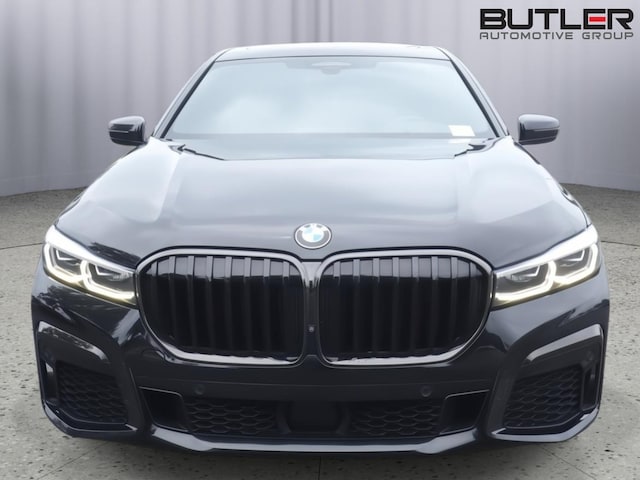 2022 BMW 750