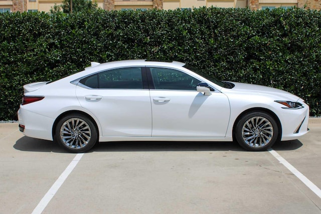 2024 Lexus ES 300h