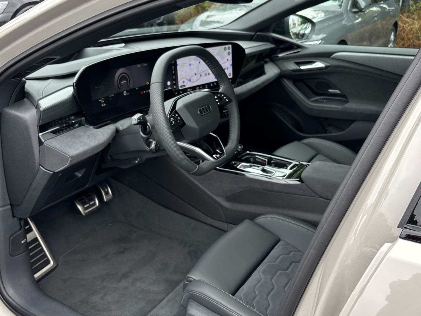 Bild über Audi A6 Avant e-tron S line business e-tron performance 270 kW - für weitere Informationen kontaktieren Sie den Audi Partner