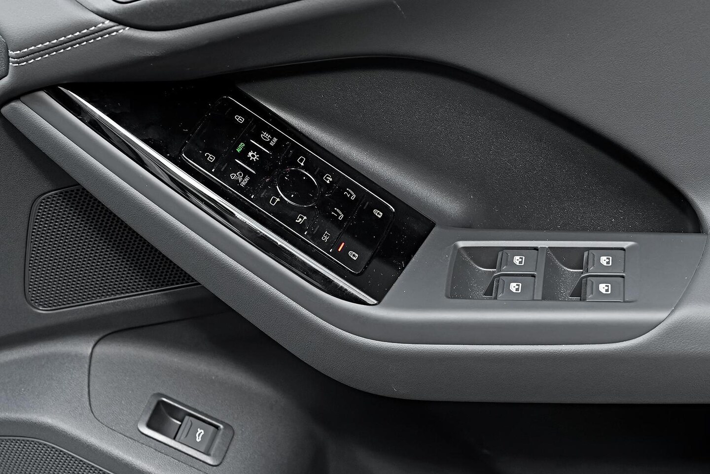 Image about Audi Q6 SUV e-tron e-tron