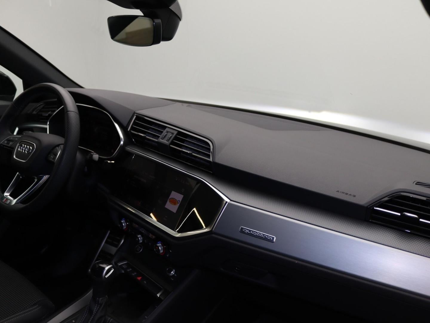 Bild über Audi Q3 Sportback S line 40 TFSI quattro S tronic - für weitere Informationen kontaktieren Sie den Audi Partner