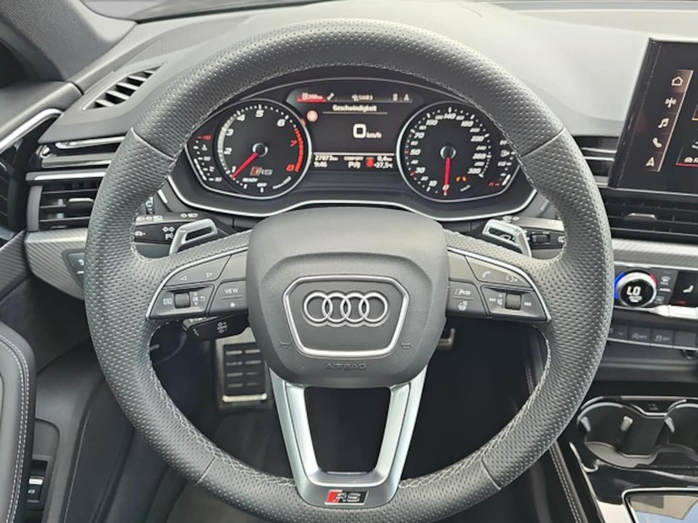 Bild über Audi RS 4 Avant TFSI quattro tiptronic - für weitere Informationen kontaktieren Sie den Audi Partner