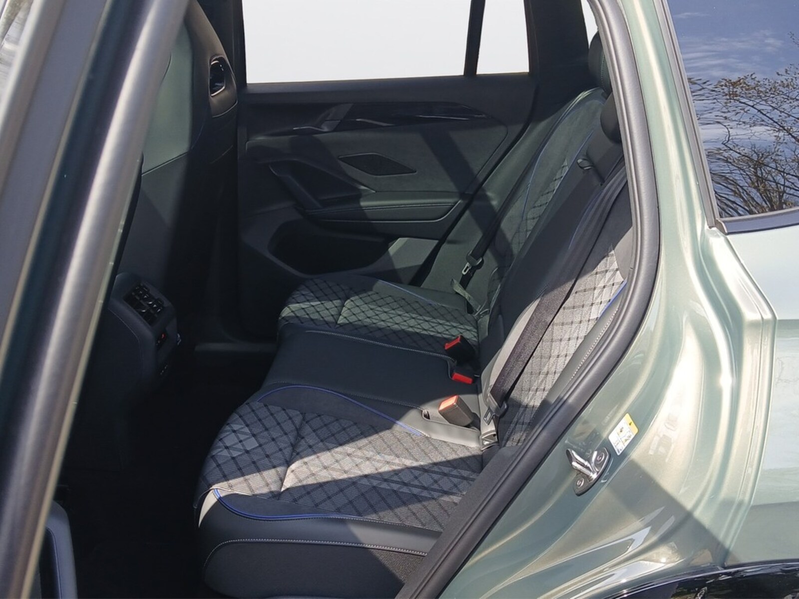 Volkswagen Tiguan – Bild 12