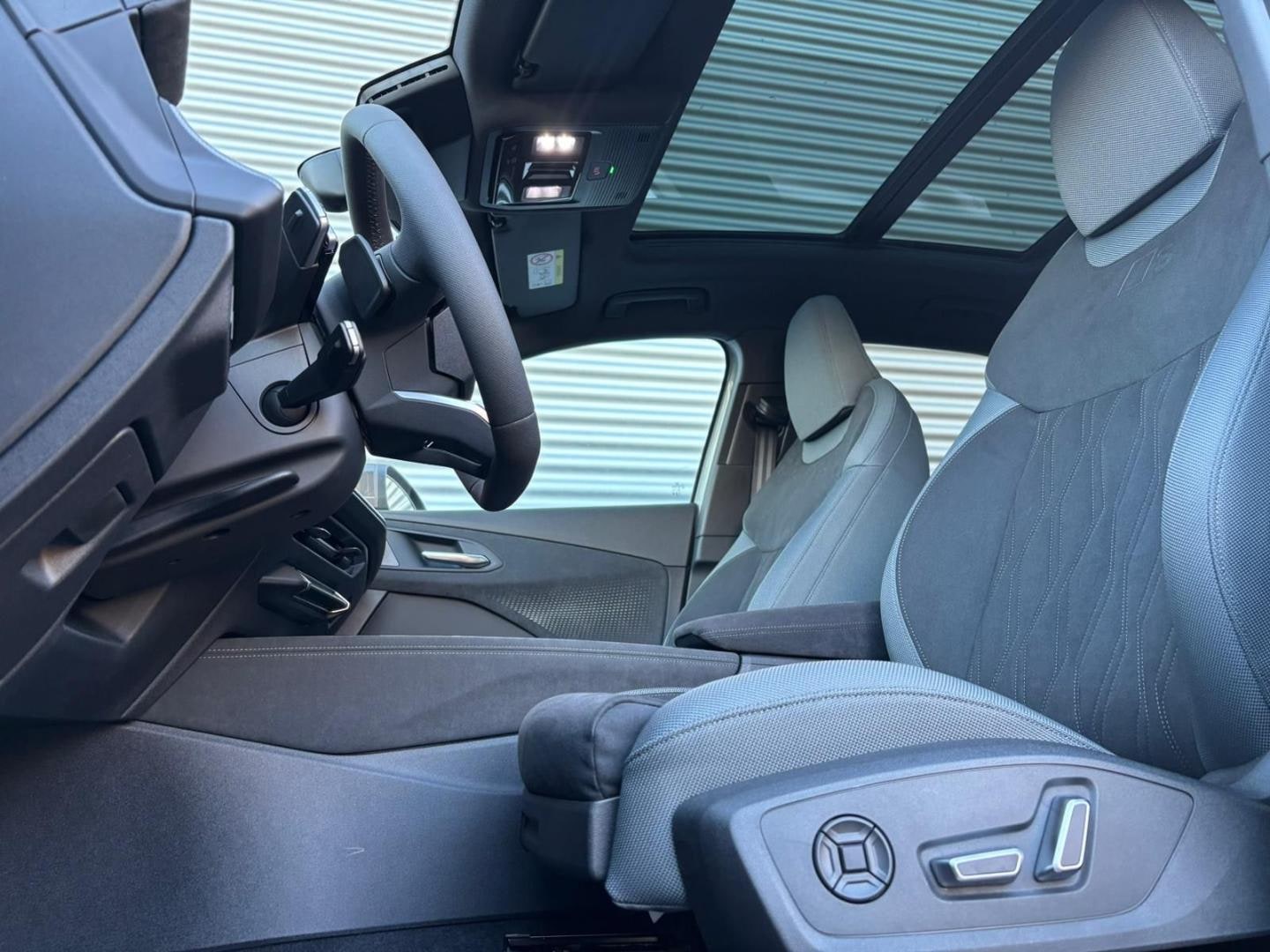 Bild über Audi Q3 SUV TFSI quattro 195 kW S tronic - für weitere Informationen kontaktieren Sie den Audi Partner