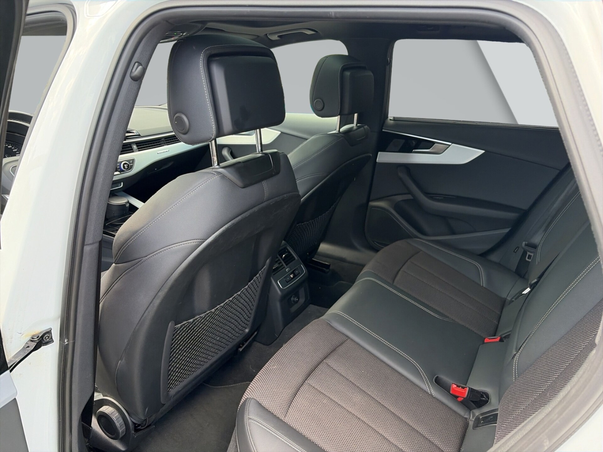 Audi A4 Avant S line