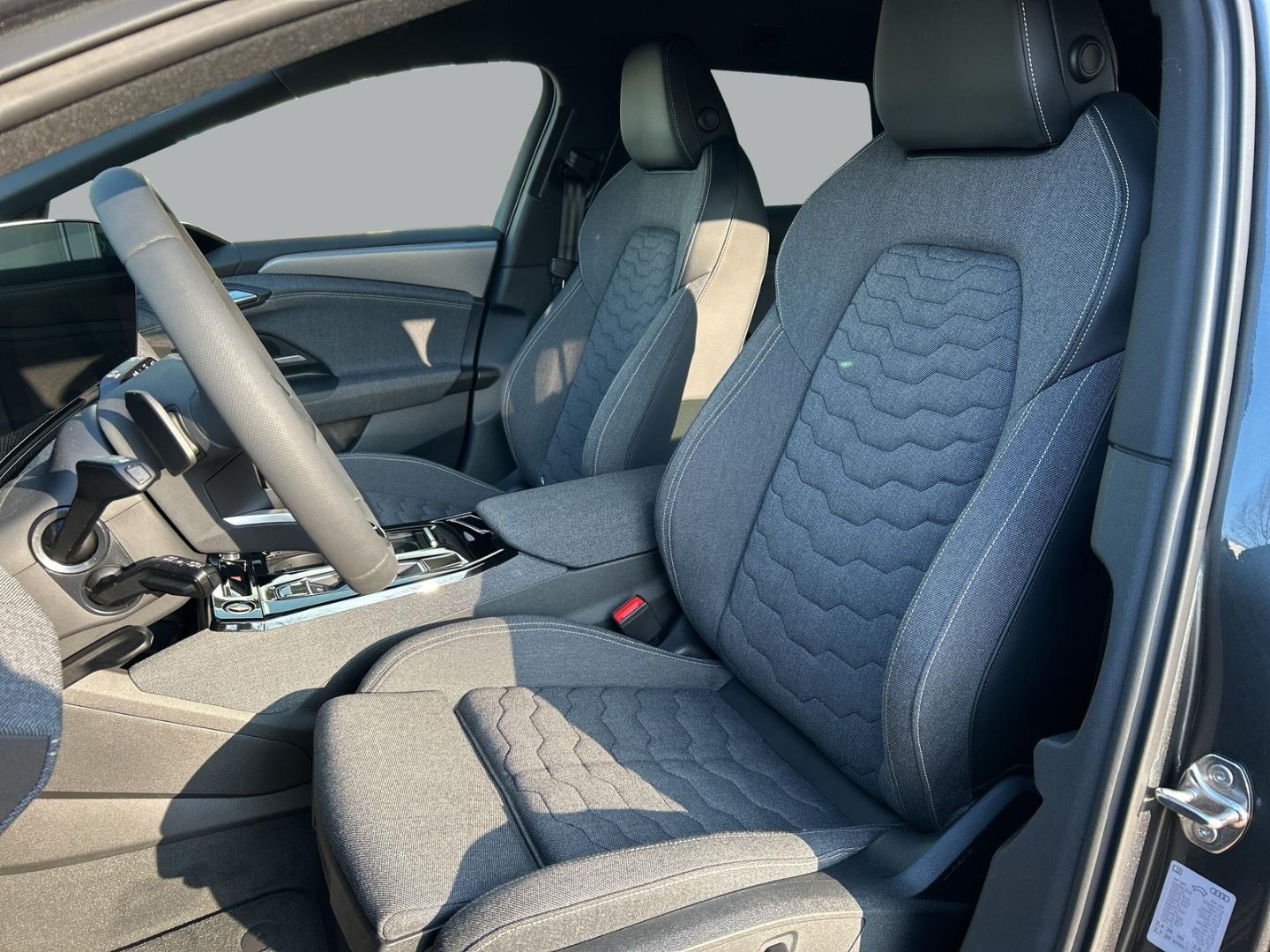 Bild über Audi A6 Avant e-tron e-tron performance - für weitere Informationen kontaktieren Sie den Audi Partner
