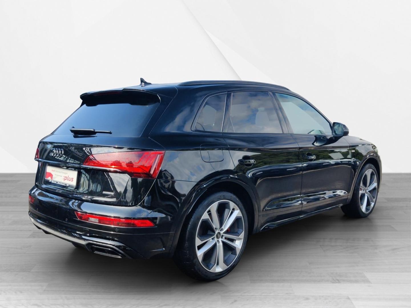 Bild über Audi Q5 TFSI e S line business 55 TFSI e quattro S tronic - für weitere Informationen kontaktieren Sie den Audi Partner