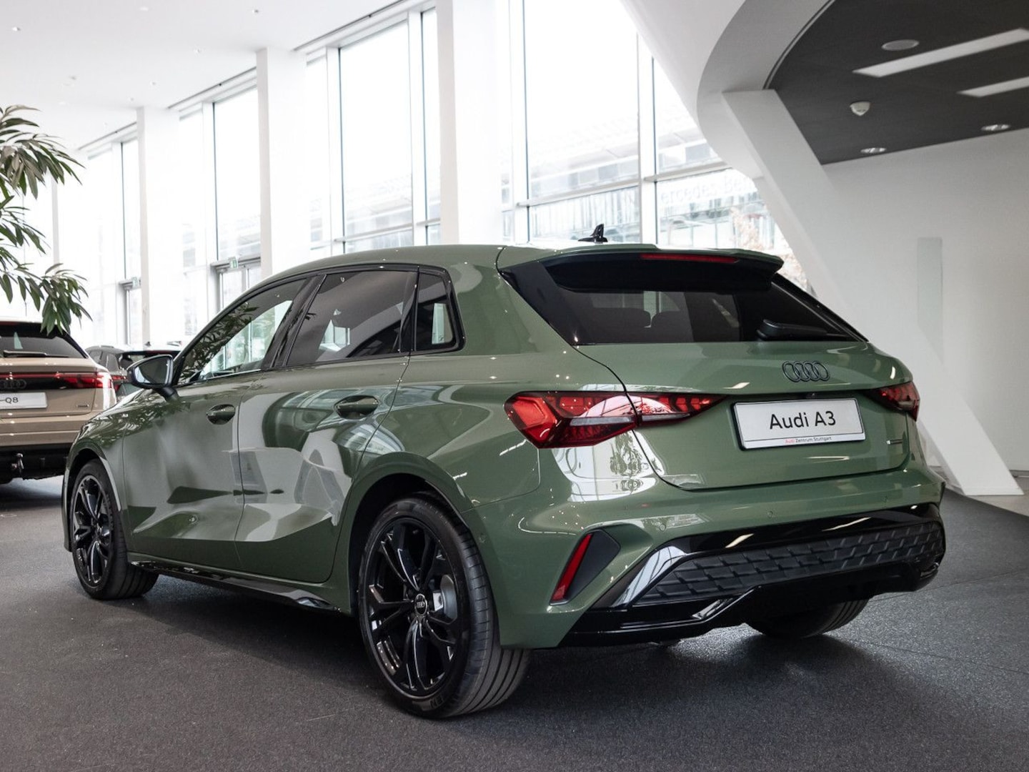 Bild über Audi A3 Sportback S line 40 TFSI quattro S tronic - für weitere Informationen kontaktieren Sie den Audi Partner