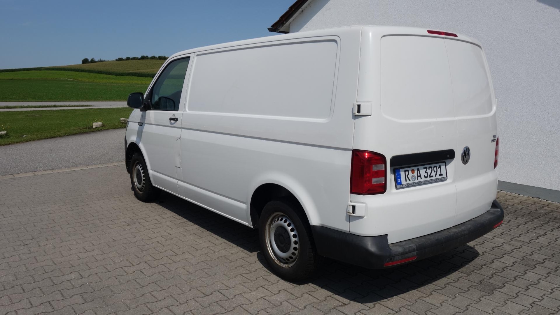 Volkswagen T6 Transporter Kasten kurzer Radstand
