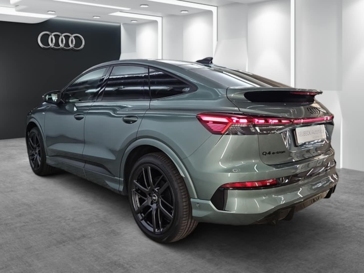 Bild über Audi Q4 Sportback e-tron e-tron quattro 220 kW - für weitere Informationen kontaktieren Sie den Audi Partner