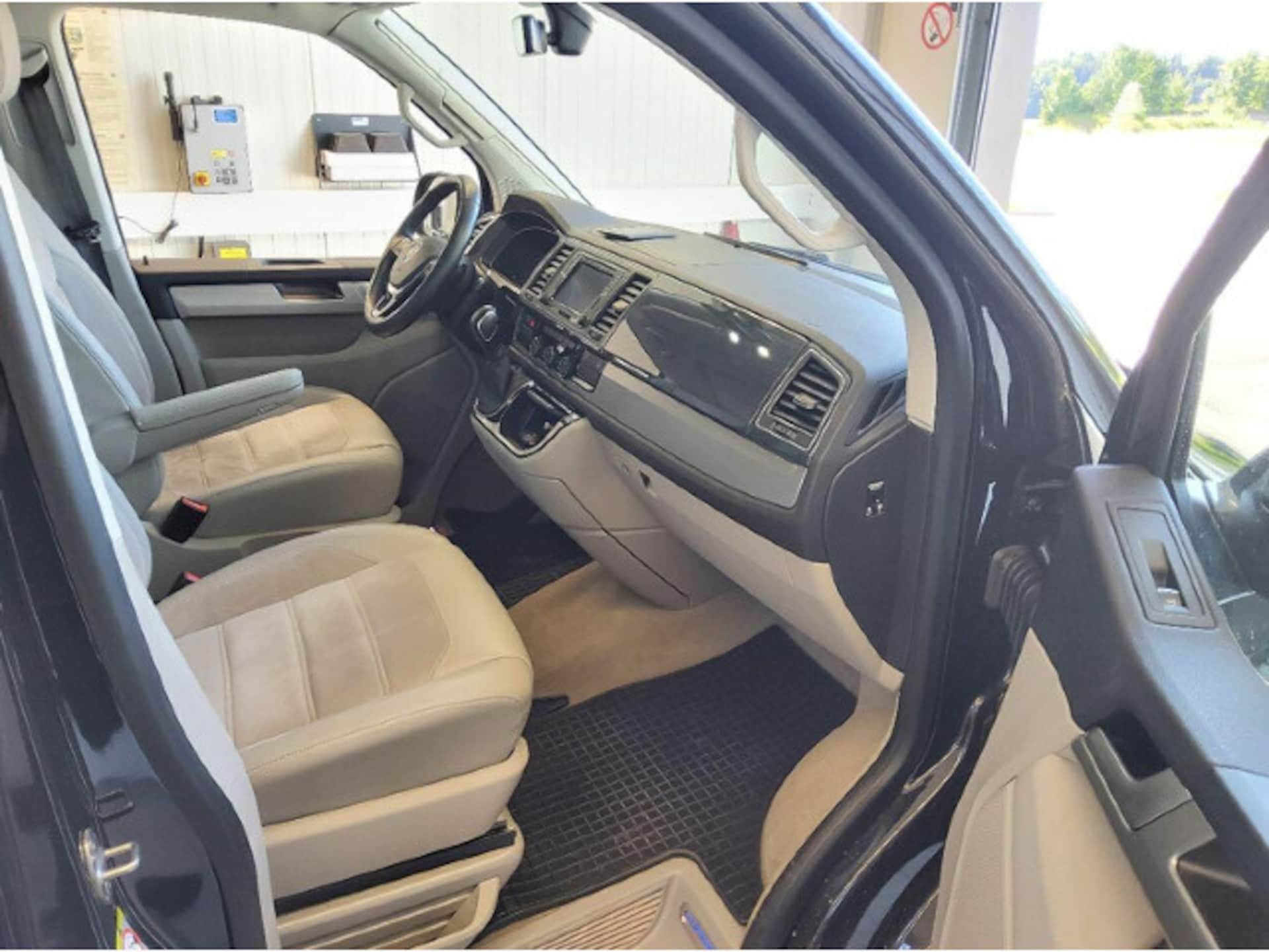 Volkswagen T6 California Coast