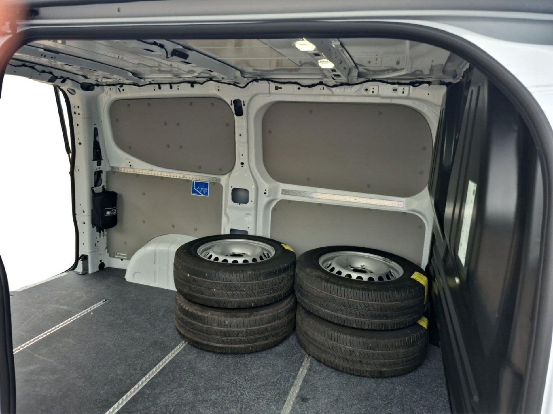 Volkswagen Transporter Kasten kurzer Radstand