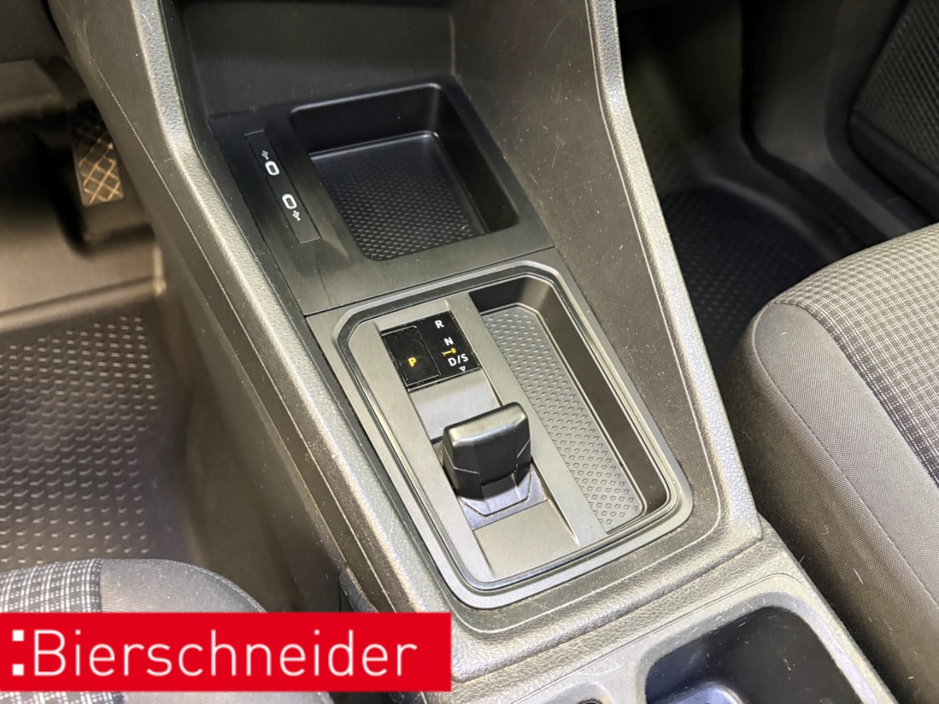 Volkswagen Caddy Maxi Basis-Modell
