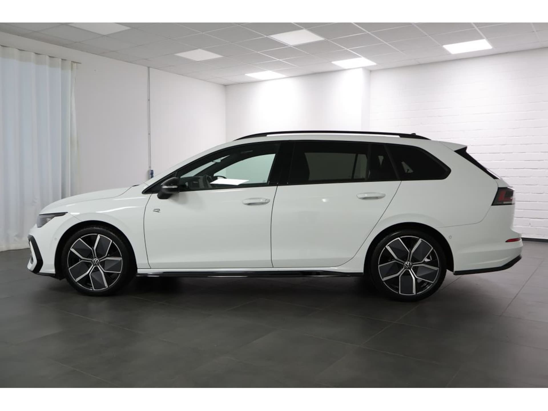 Volkswagen Golf Variant R-Line
