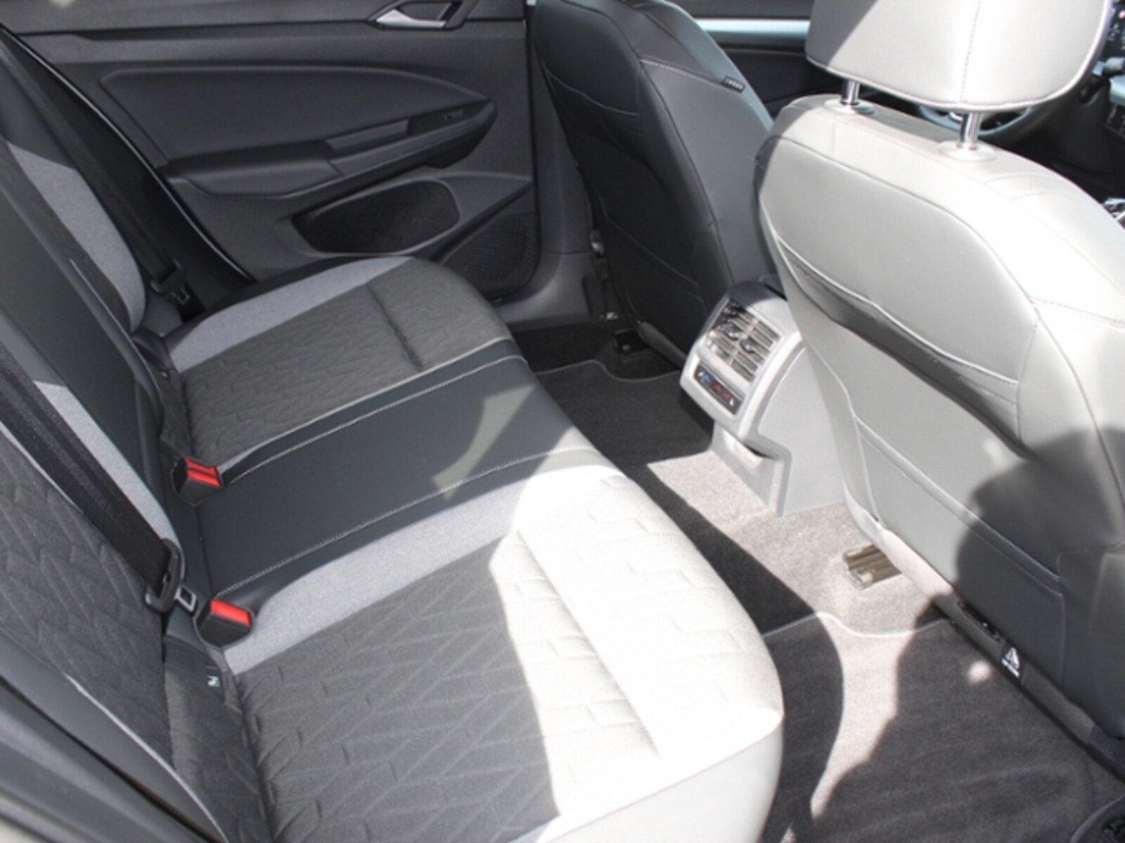 Volkswagen Golf Variant – Bild 9