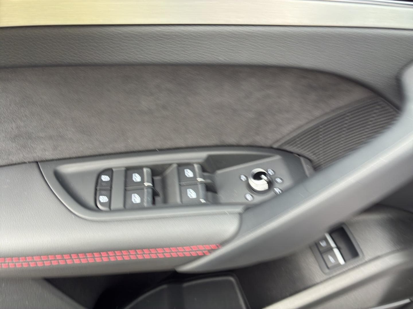 Bild über Audi Q5 TFSI e S line business 55 TFSI e quattro S tronic - für weitere Informationen kontaktieren Sie den Audi Partner