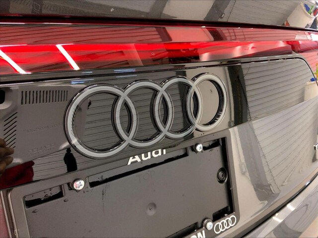 2026 Audi Q8 Premium Plus - Photo 23