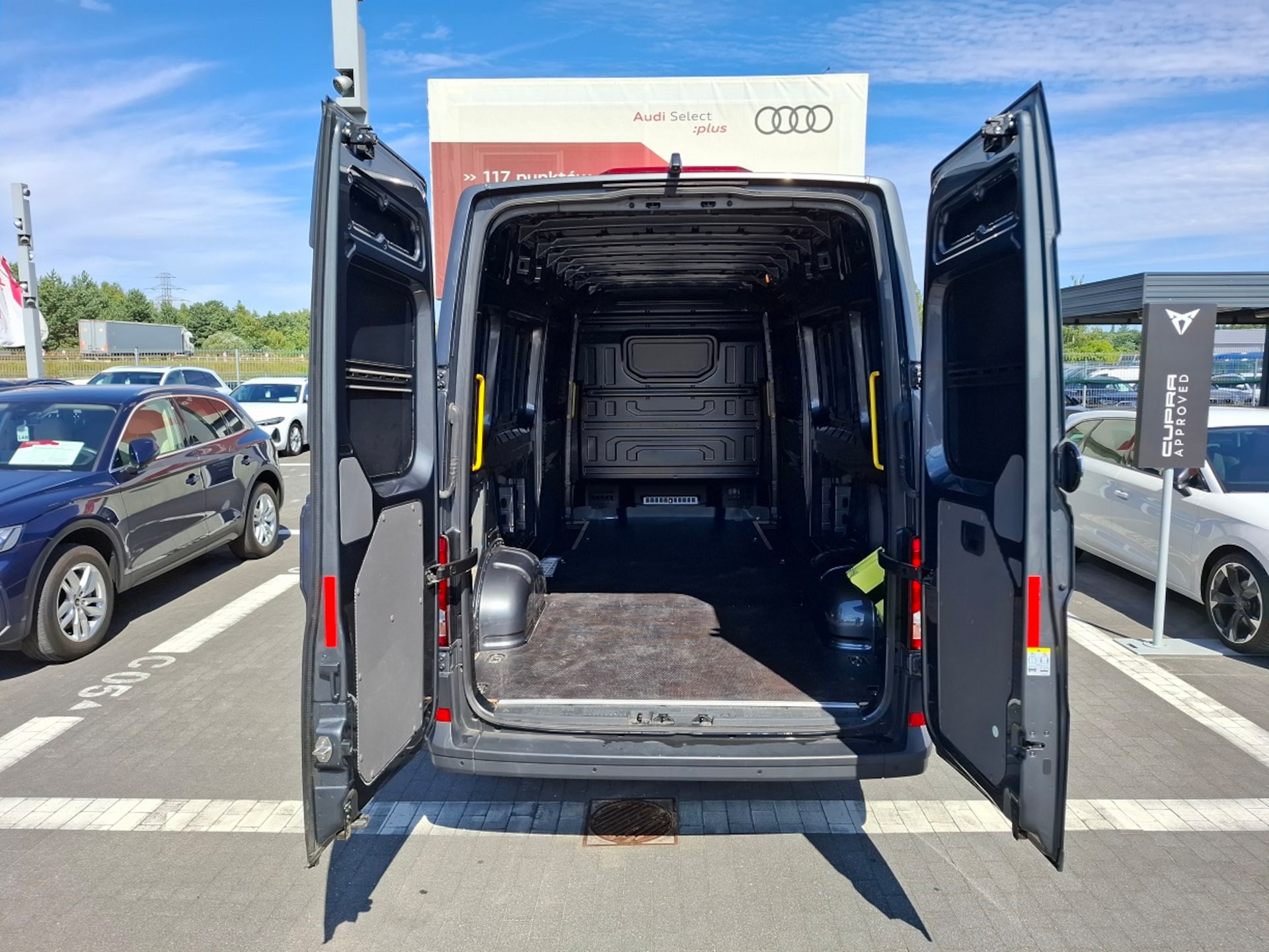 Volkswagen Crafter Furgon długi rozstaw osi