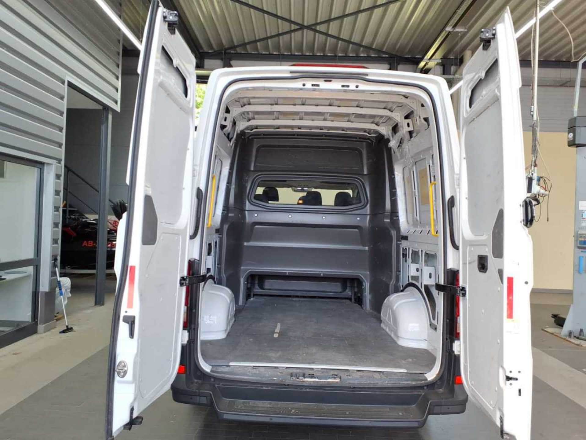 Volkswagen Crafter Kasten mittlerer Radstand