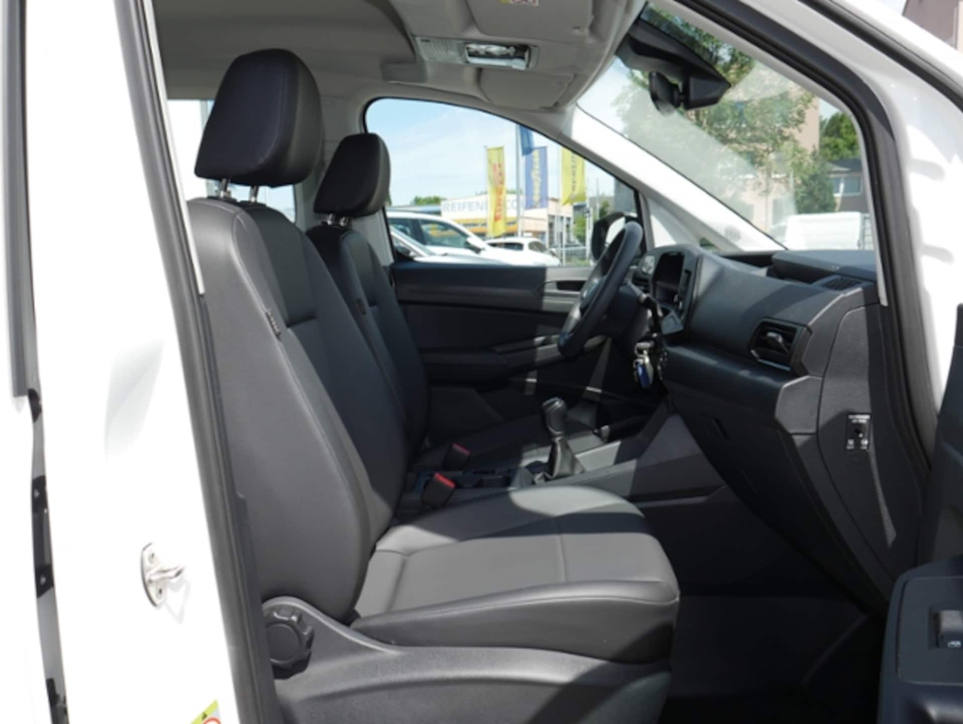 Volkswagen Caddy Kombi Basis-Modell