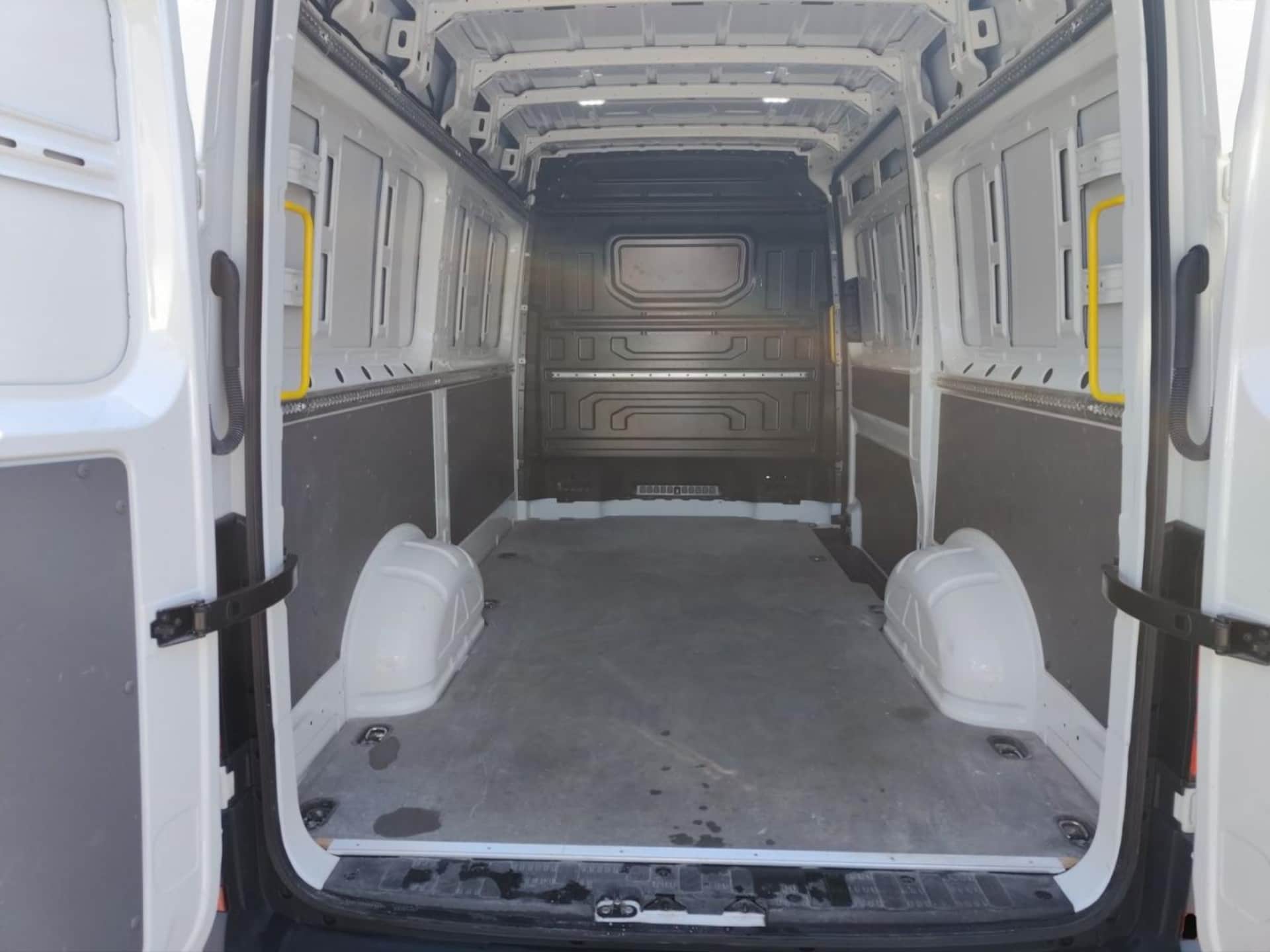 Volkswagen Crafter Kasten mittlerer Radstand