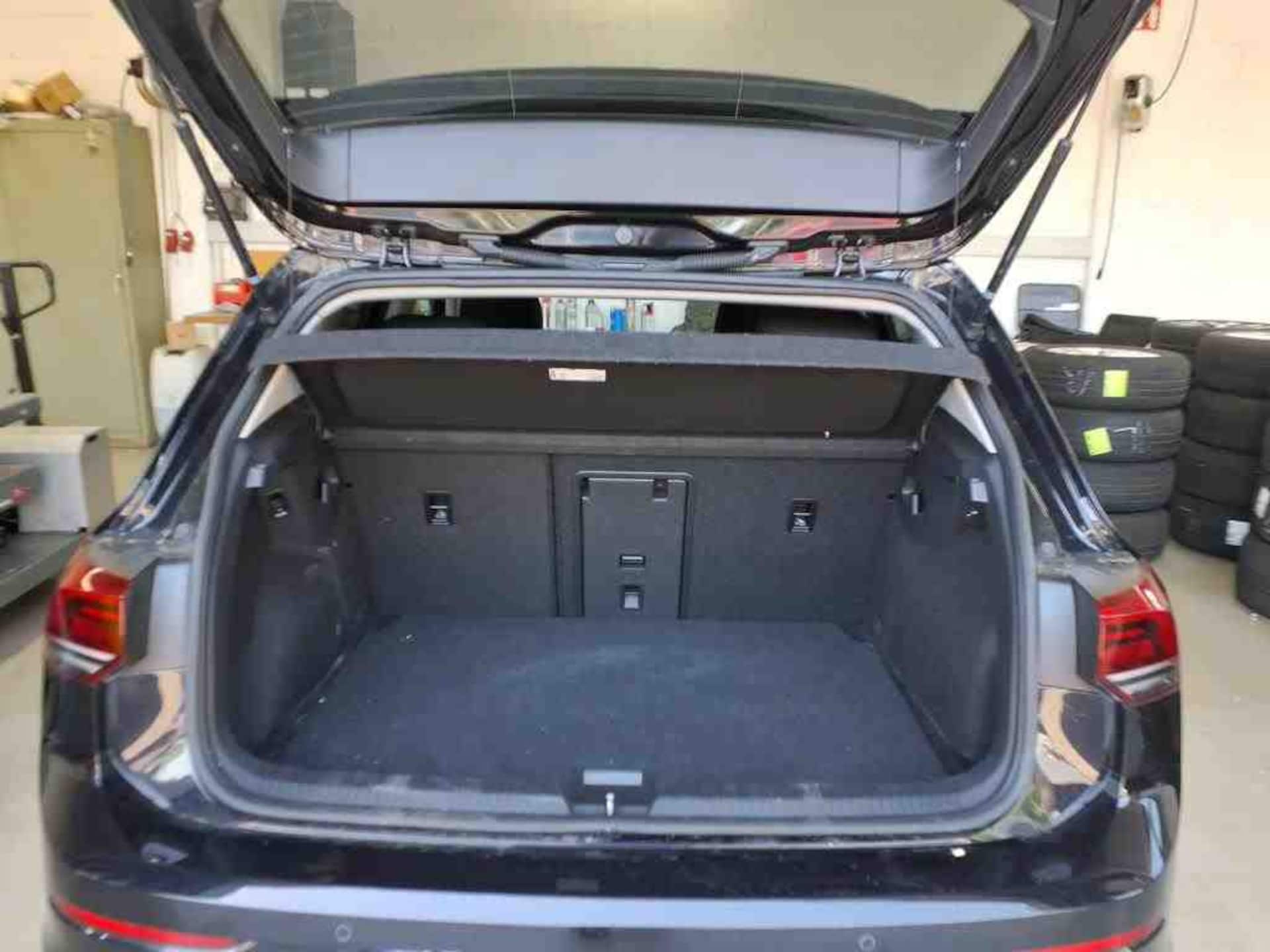 Volkswagen Golf Active