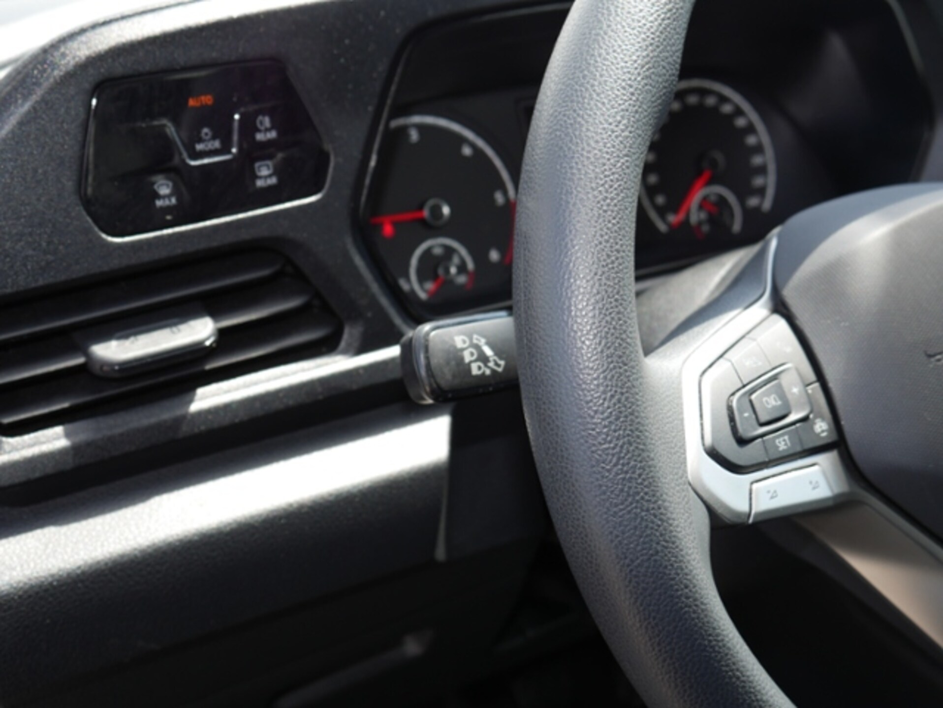 Volkswagen Caddy Kombi Basis-Modell