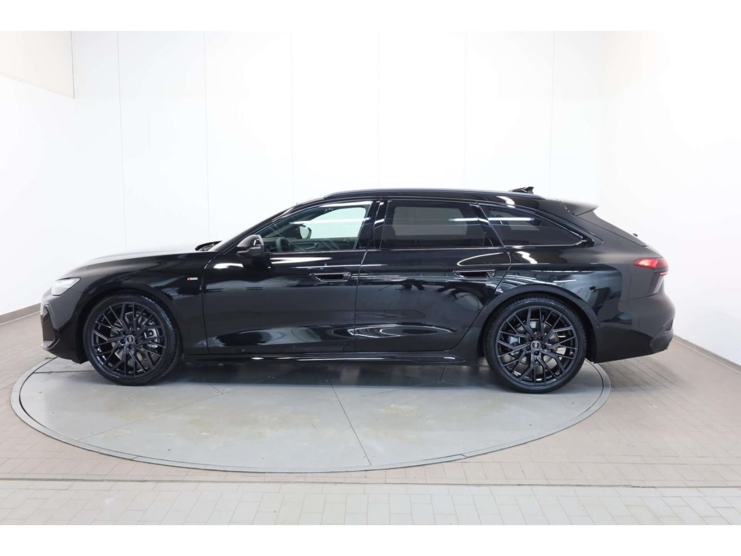Bild über Audi A6 Avant edition one TDI quattro 150 kW S tronic - für weitere Informationen kontaktieren Sie den Audi Partner