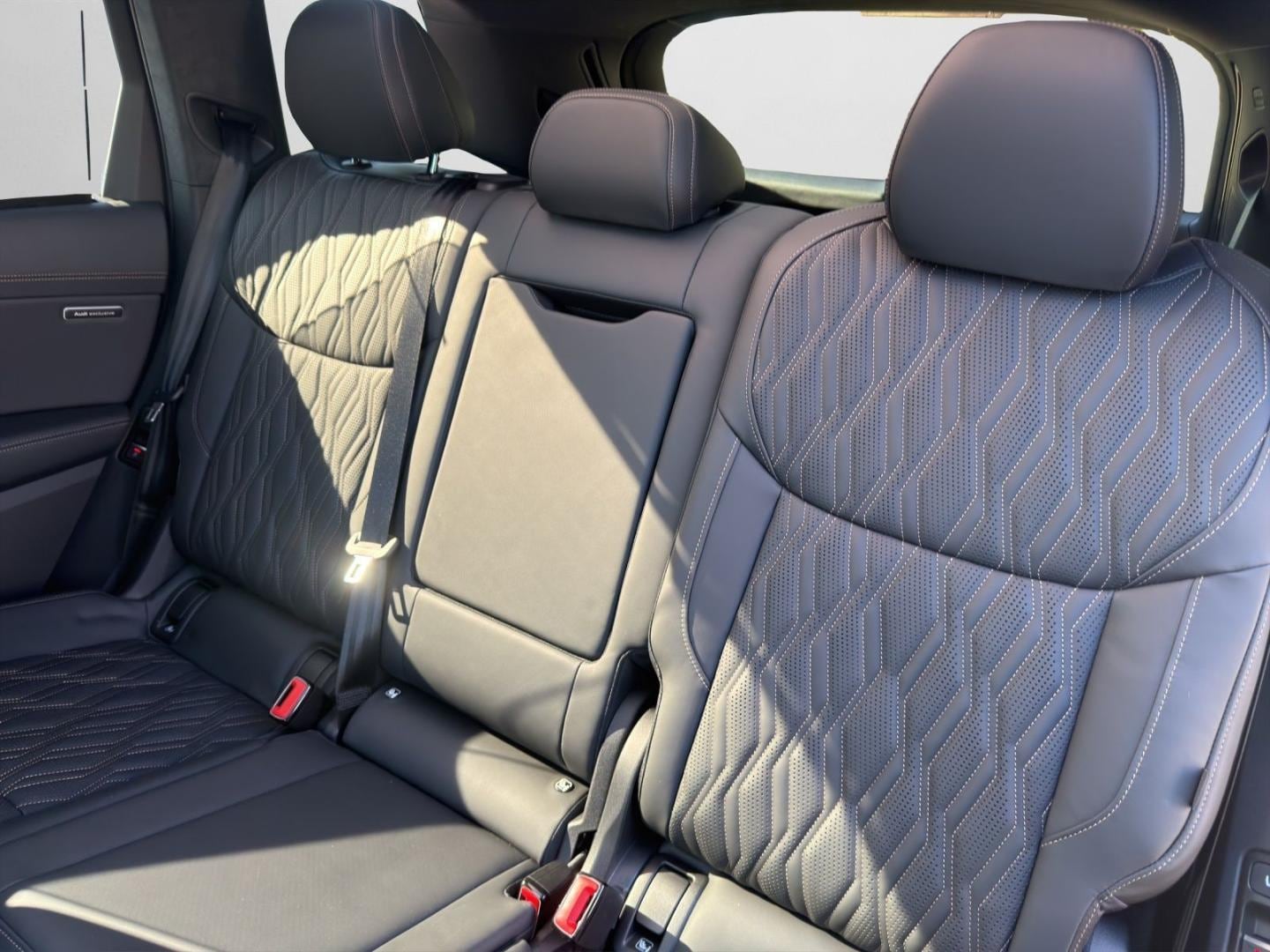 Bild über Audi Q7 SUV TDI quattro 220 kW tiptronic - für weitere Informationen kontaktieren Sie den Audi Partner