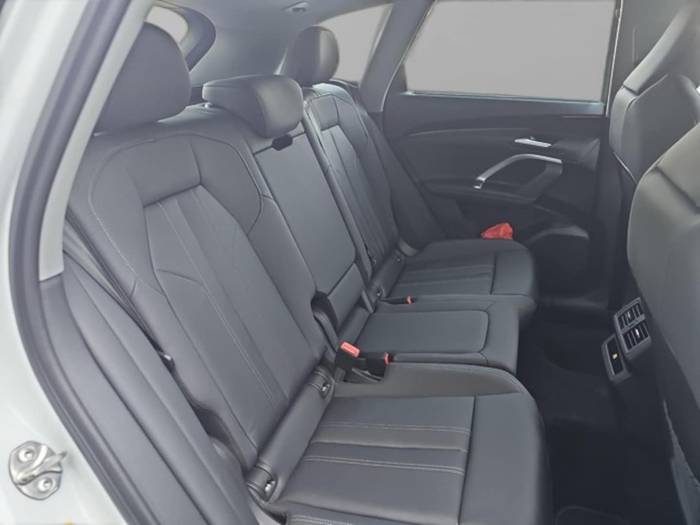 Bild über Audi Q5 SUV TDI quattro 150 kW S tronic - für weitere Informationen kontaktieren Sie den Audi Partner